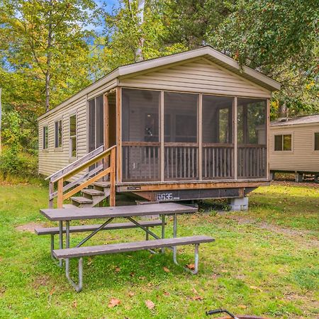 Rondout Valley Camping Resort Deluxe Park Model 11 Accord Room photo